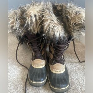 WOMEN'S JOAN OF ARCTIC BOOT